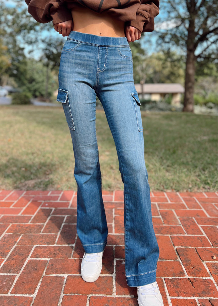 
            
                Load image into Gallery viewer, Mid Rise Flare Cargo Jeans
            
        
