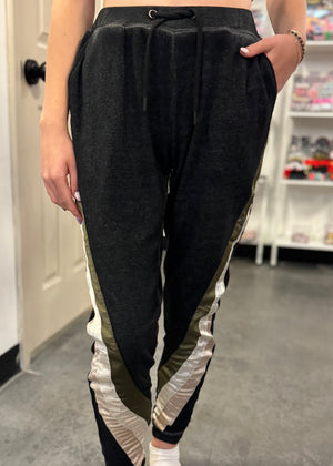 Vintage Havana Too Cool For School Joggers | Black