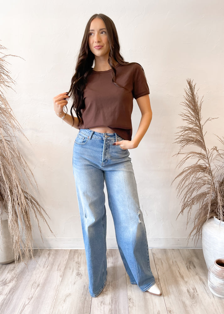 Harvest Patch Scallop Edge Crop T-Shirt | Chocolate