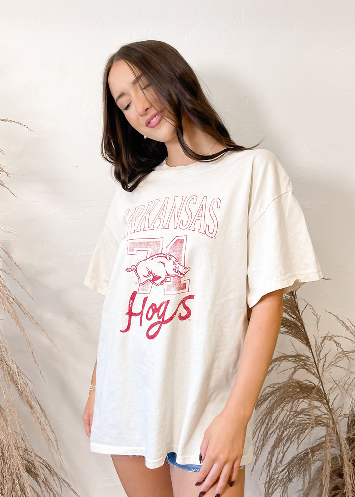 Livy Lu Arkansas Razorbacks Club Mascot Off White Thrifted Tee