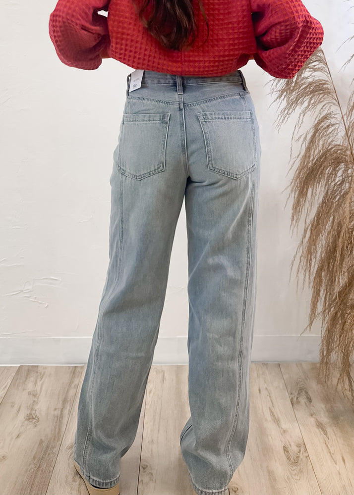 Gracie Relaxed Rigid Straight Leg Jean | Light Wash