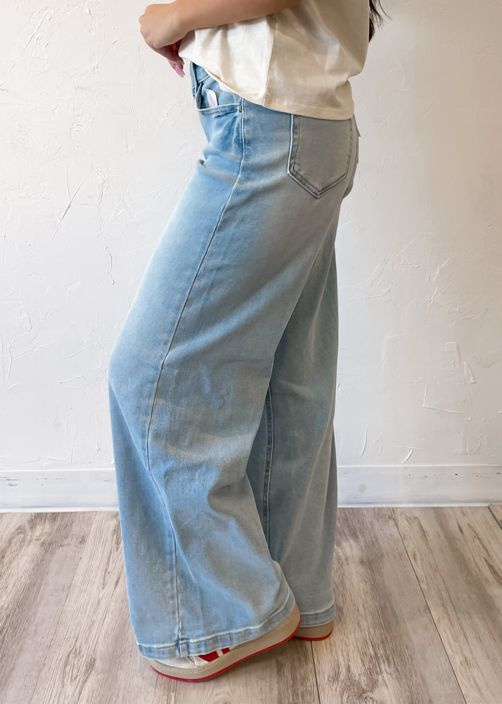 Cello Low Rise Wide Leg Jean | Light