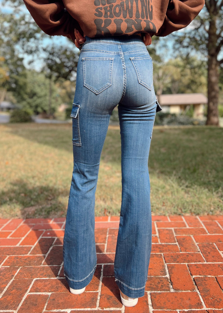 
            
                Load image into Gallery viewer, Mid Rise Flare Cargo Jeans
            
        