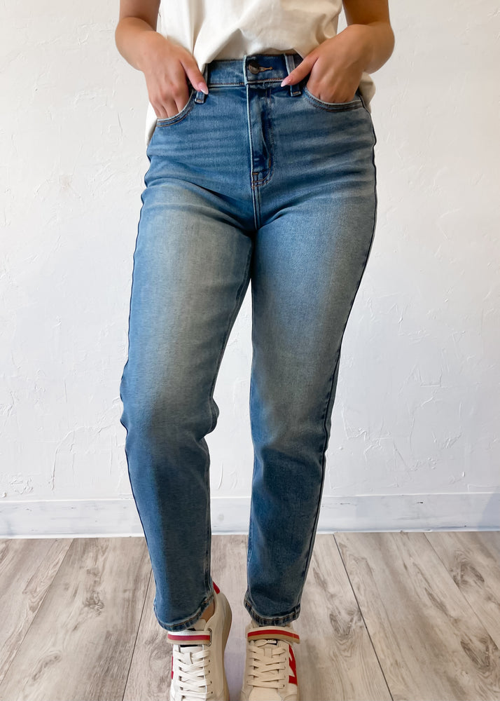Cello Classic Denim High Rise Mom Jean | Medium