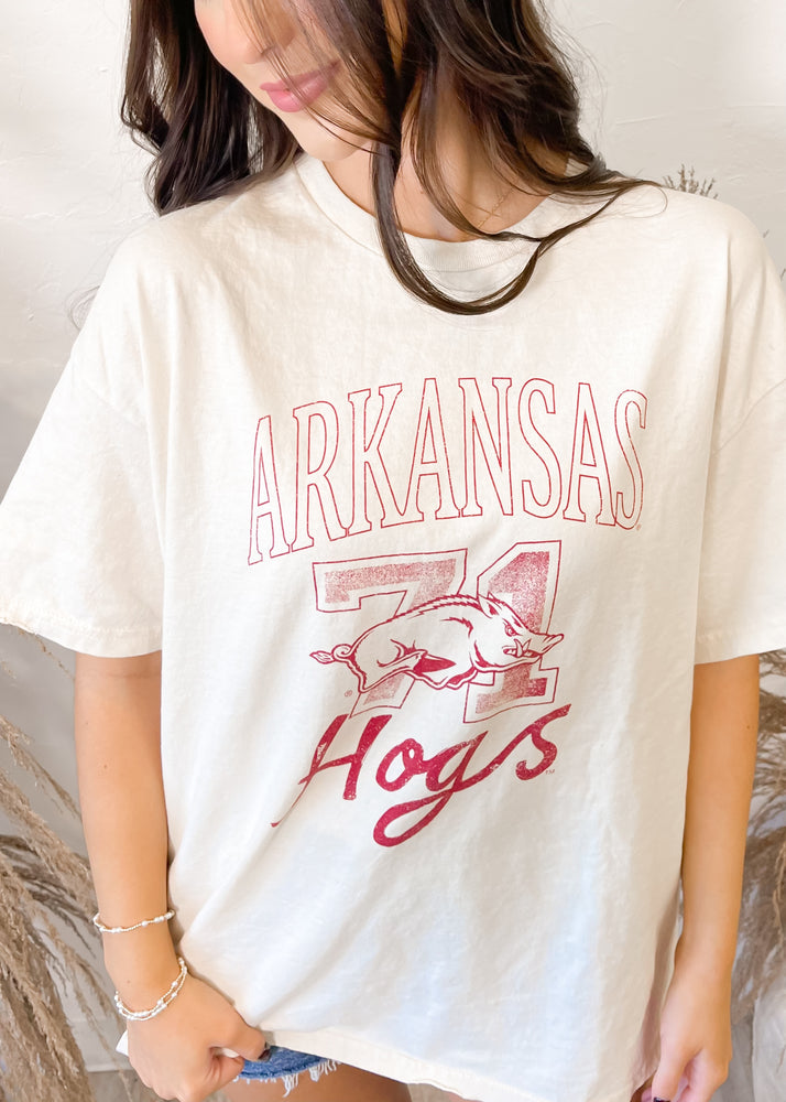Livy Lu Arkansas Razorbacks Club Mascot Off White Thrifted Tee