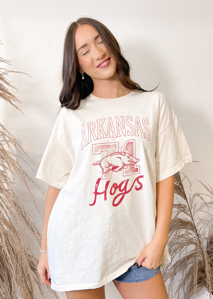 Livy Lu Arkansas Razorbacks Club Mascot Off White Thrifted Tee