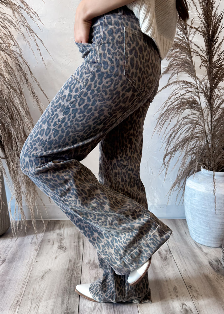 HIDDEN HAPPI FLARE JEAN | LEOPARD
