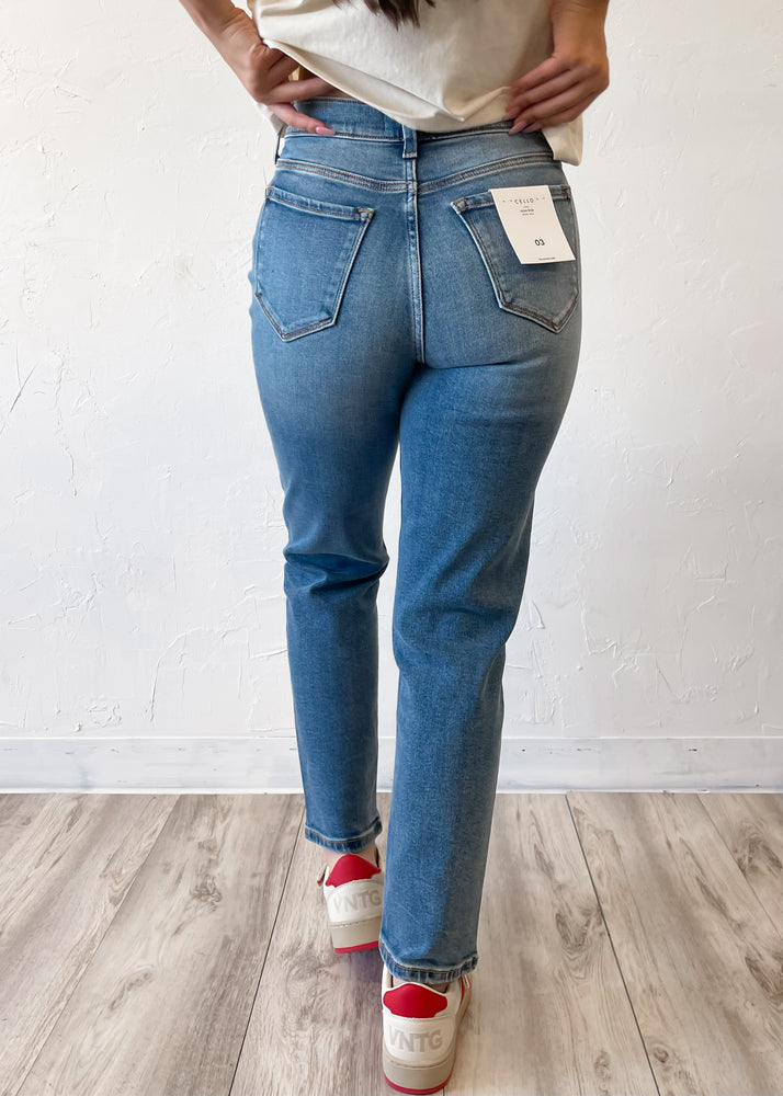 Cello Classic Denim High Rise Mom Jean | Medium