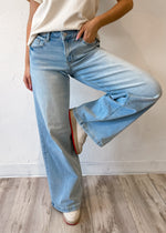 Cello Low Rise Wide Leg Jean | Light