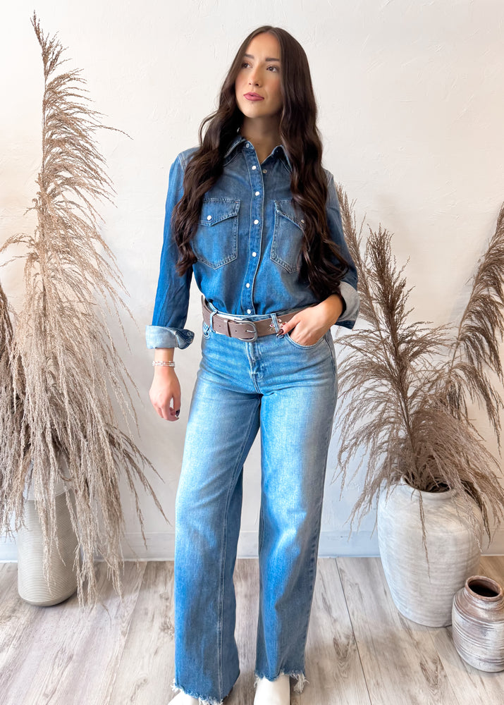 HIDDEN LOGAN DISTRESSED DAD JEAN | MEDIUM LIGHT