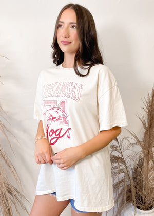 Livy Lu Arkansas Razorbacks Club Mascot Off White Thrifted Tee